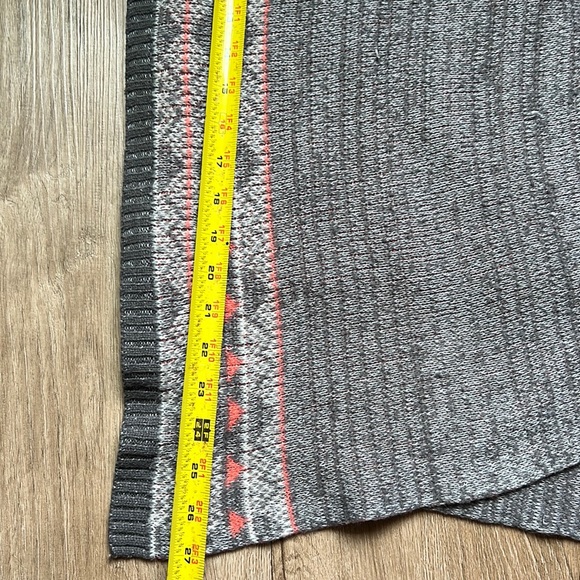 Junior’s Multicolor Aztec Print Wrap Cardigan Size Medium - Picture 16 of 16